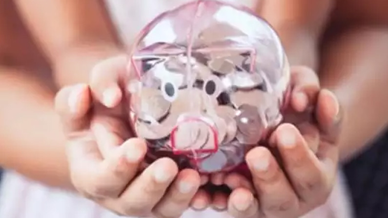 Sukanya Samriddhi Yojana: बदल गए नियम- अब 18 की उम्र तक खुलेगा अकाउंट, बेटियों के नाम पर पहले से ज्यादा फायदा