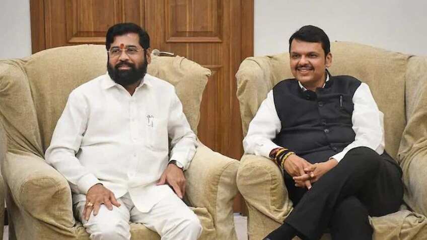 Maharashtra Cabinet: महाराष्ट्र कैबिनेट विस्तार पर अटकलों का दौर खत्म, कल इतने मंत्री ले सकते हैं शपथ