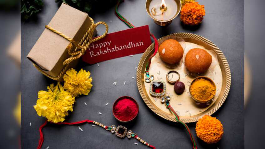  Raksha Bandhan Thali 2022: राखी की थाली में ये 5 चीजें जरूर करें शामिल, मजबूत होगा भाई बहन का रिश्ता
