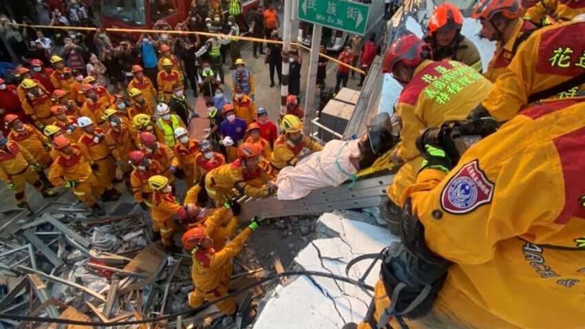 ताइवान में लगातार दूसरे दिन भूकंप के झटके, तस्वीरों में देखें तबाही का दर्द