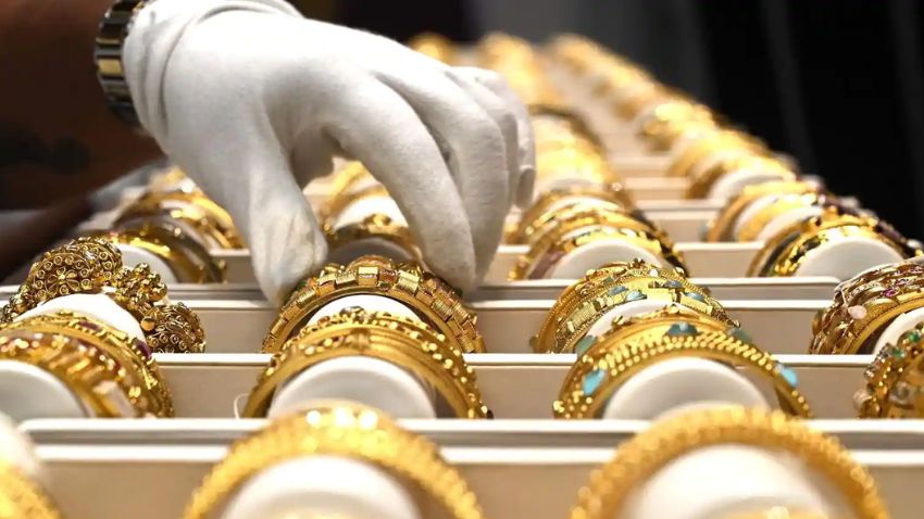 Gold Outlook: बीते सप्ताह सोने में आया 600 रुपए से ज्यादा का उछाल, दिवाली तक कहां पहुंच सकता है भाव?