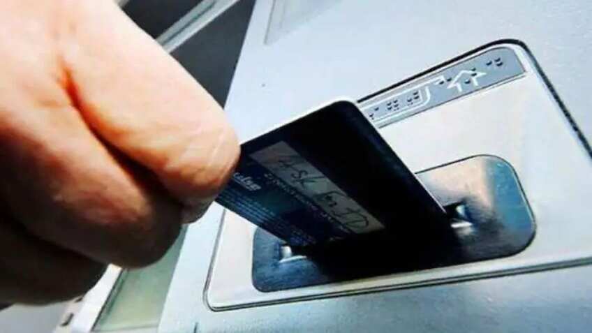 नया-नया डेबिट कार्ड आया है? नेटबैंकिंग और मोबाइल बैंकिंग से ऐसे हो जाएगा एक्टिवेट, जान लें प्रोसेस