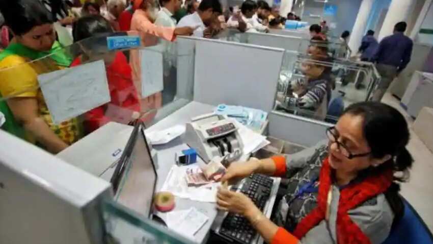 Savings Account: सेविंग अकाउंट को बंद कराने जा रहे हैं, तो ये 4 बातें जरूर याद रखें, ताकि बाद में न हो कोई पछतावा