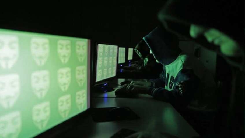 Cyber Fraud से बचने के लिए इन बातों का रखें खास ध्यान, करोड़ों की लॉटरी के लालच में आए तो खाली हो जाएगा बैंक अकाउंट