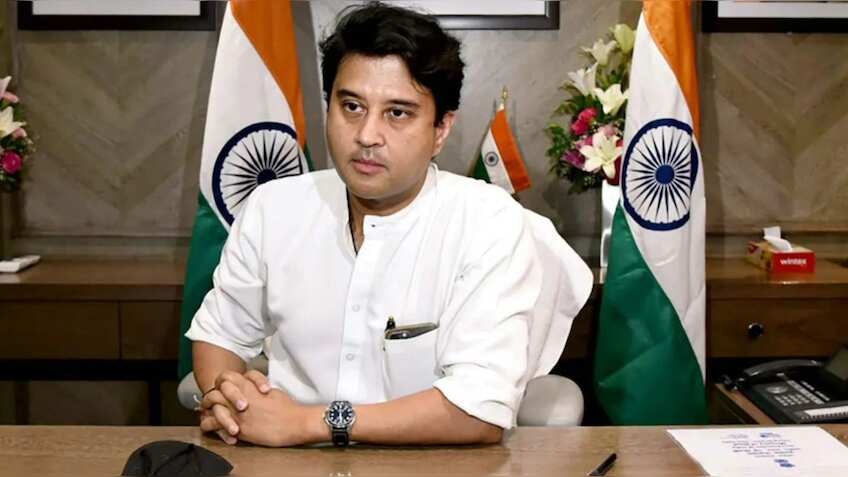 ज्योतिरादित्य सिंधिया ने विमान ईंधन पर वैट घटाने की अपील की, फैसले से बढ़ेगा एयर ट्रैफिक