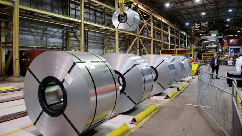 Steel Price: घर बनाना होगा सस्ता, पिछले 6 महीनों में 78800 से घटकर 57000 प्रति टन हुए स्टील के दाम