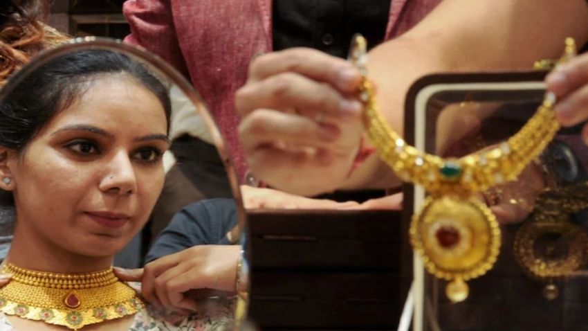 Dhanteras 2022: इस धनतेरस 25 हजार करोड़ के गहने बिके, कुल 45 हजार करोड़ का हुआ कारोबार
