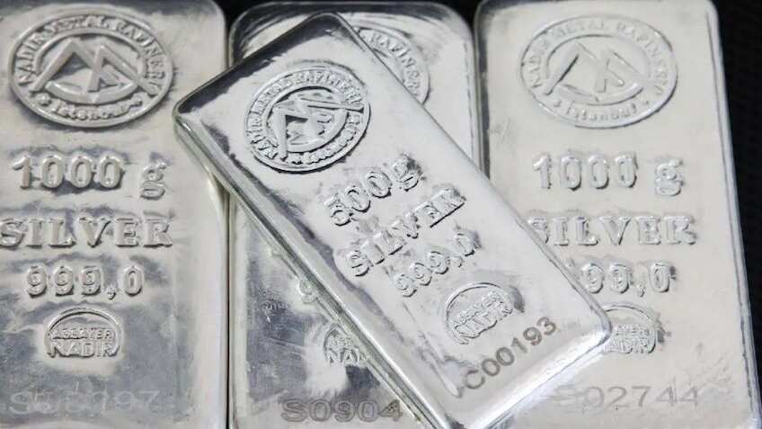 Silver Investment: चांदी में निवेश से होगी आपकी 'चांदी', अगली दिवाली तक 52% का बंपर रिटर्न संभव, इन 5 फैक्टर्स से बढ़ेगा भाव