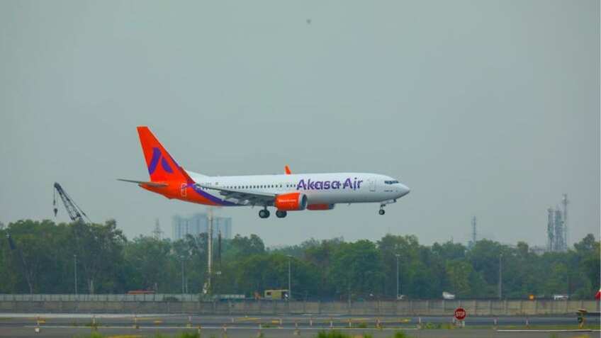 Akasa Air की फ्लाइट से हवा में टकराया पक्षी, DGCA ने बताया- डैमेज के बाद प्लेन ने दिल्ली में की लैंडिंग