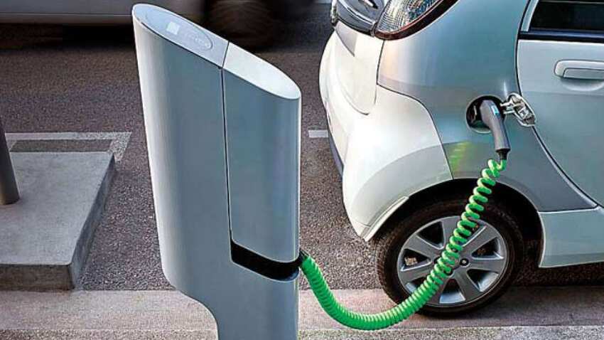 EV Market: इलेक्ट्रिक व्हीकल्स की बिक्री में दिखा 268% का धमाकेदार उछाल, 7 महीने में हुआ उलटफेर