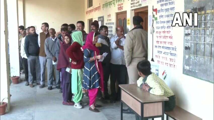 Live Himachal Pradesh Voting: खत्म हुआ वोटिंग का दौर, अब 8 दिसंबर को आने वाले नतीजों का रहेगा इंतजार