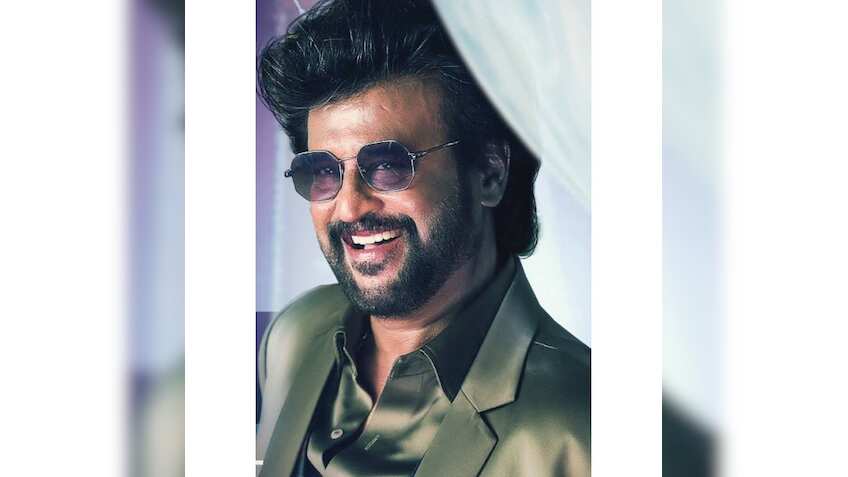 कई भाषाओं में किया काम