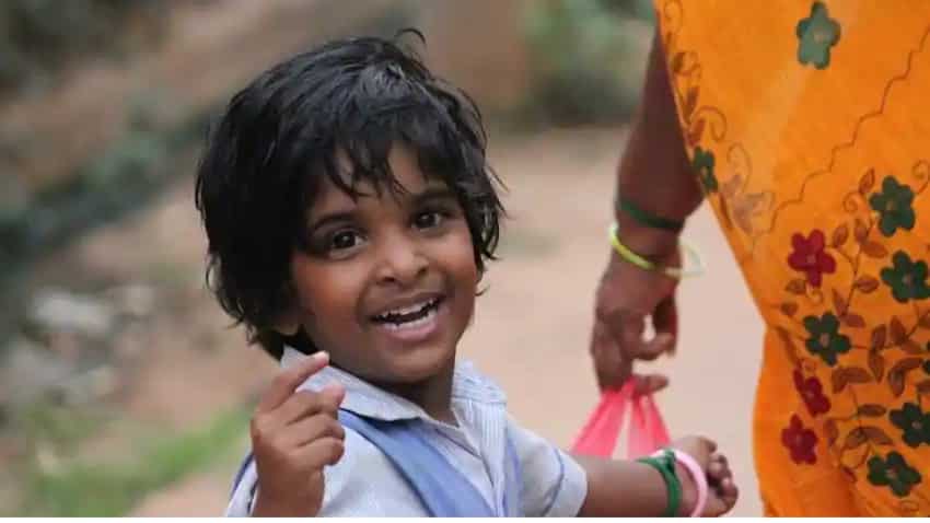 Minor Savings Account: बच्‍चों को सिखाना है मनी मैनेजमेंट, तो माइनर अकाउंट है बेस्‍ट ऑप्‍शन, जानें कैसे खुलता है ये खाता