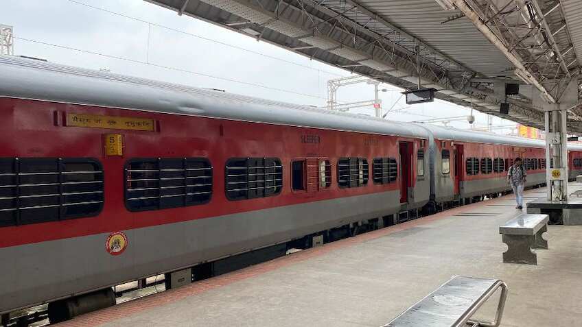 आखिर क्यों कड़ाके की सर्दी में भी देना होता है ट्रेन में AC का चार्ज? जानकर आप भी कहेंगे- भई वाह! इतना तो बनता है