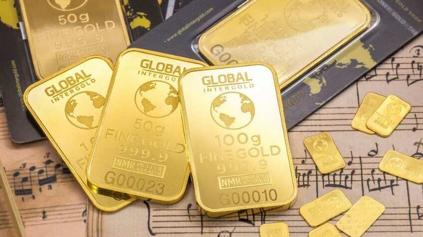 Gold Price Today: सोने में मिली राहत! प्रति 10 ग्राम गोल्ड हुआ सस्ता, चांदी भी 70,000 के नीचे; ये हैं लेटेस्ट रेट