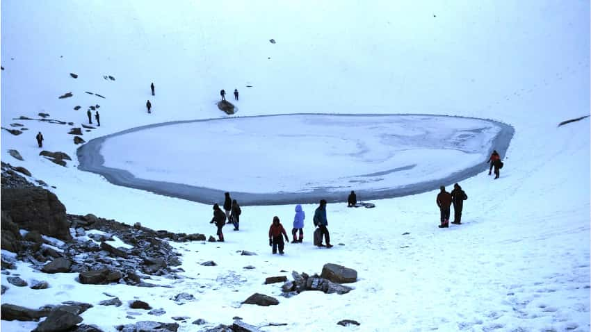 उत्तराखंड की रूपकुंड झील