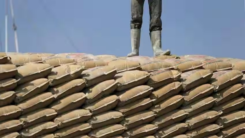 UltraTech Cement ने पेश किए Q3 नतीजे, मुनाफा 38% गिरकर ₹1062 करोड़ रहा, कंसो आय 19.53% बढ़ी