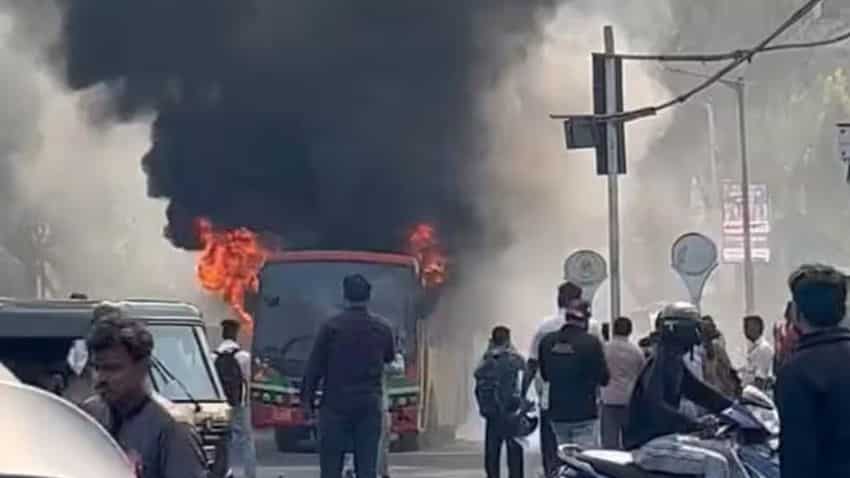 बसों में आग की घटनाओं की रोकथाम के लिए आएगा नया कानून, सरकार ने जारी किया नोटिफिकेशन