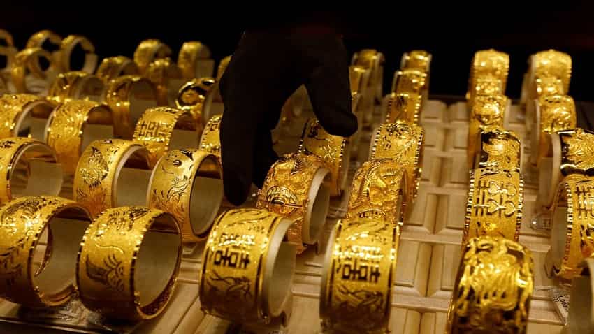 Gold Price Today: सोने की कीमतों में आई बड़ी गिरावट, ₹58 हजार प्रति 10 gm के नीचे लुढ़का भाव, चेक करें नए रेट्स