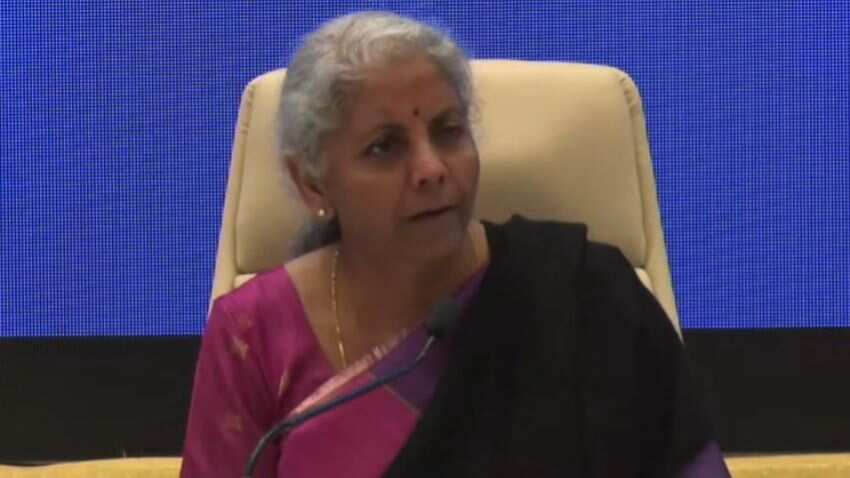 FM on Adani: "FPOs आते-जाते रहते हैं...रेगुलेटर्स अपना काम करने को स्वतंत्र हैं"- अदानी ग्रुप पर बोलीं निर्मला सीतारमण