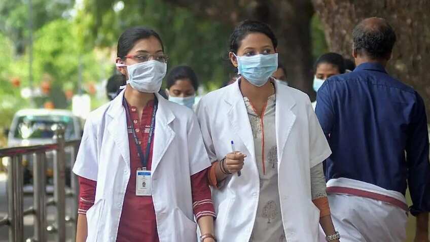 NEET-PG 2023: मेडिकल छात्रों को बड़ी राहत, MBBS इंटर्नशिप पूरा करने की लास्ट डेट आगे बढ़ी