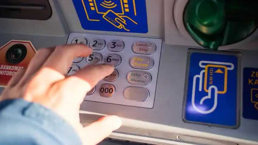 RBI Monetary Policy: ATM से नोट की तरह निकलेंगे सिक्के, UPI ऐप से स्कैन करना होगा QR Code, जानें RBI का नया प्लान