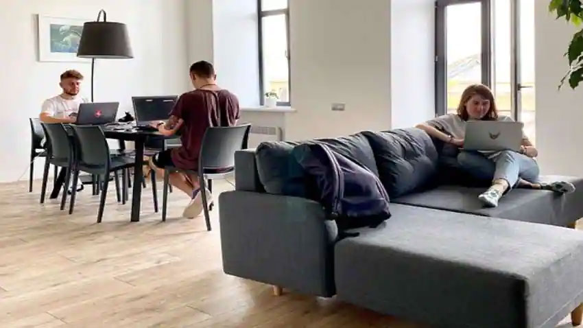 सर्वे में खुलासा, कोरोना के बाद ज्यादा जीना चाहते हैं लोग, रिस्क फ्री लाइफ के लिए कर रहे हैं ये काम