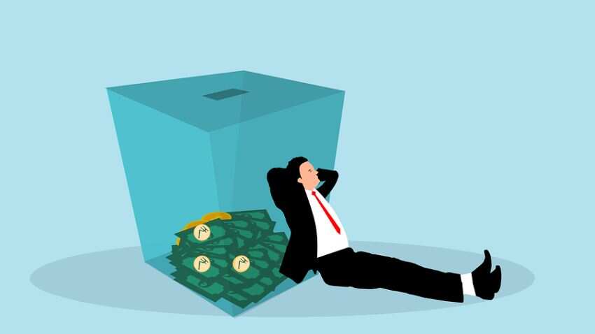 Auto Sweep Facility: एक ही बैंक अकाउंट पर 2-in-1 का फायदा, लेकिन टैक्स भरना तो नहीं भूल गए? जानें नियम