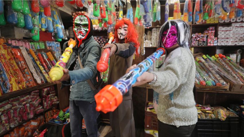 होली पर चाइनीज सामानों का हुआ बहिष्कार, फिर भी 25% बढ़ेगा कारोबार-बाजार में इस साल हर्बल रंग, अबीर, गुलाल की डिमांड ज्यादा