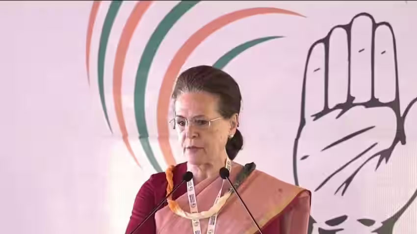 पूर्व कांग्रेस अध्यक्ष सोनिया गांधी की तबीयत बिगड़ी, दिल्ली के सर गंगाराम अस्पताल में हुईं भर्ती