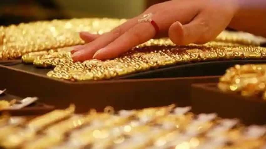 Women's Day 2023: क्‍या होता है स्‍त्रीधन? नहीं जानतीं तो आज जान लें क्‍योंकि ये आपके हक की बात है…