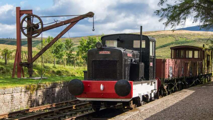 प्राइवेट जेट की तरह चला सकते हैं पटरियों पर अपनी पर्सनल ट्रेन, जानें कैसे मिलेगा मौका और कितने रुपए करने होंगे खर्च?