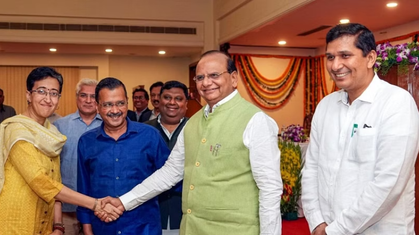 मनीष सिसोदिया और सत्येंद्र जैन के इस्तीफे के बाद सौरभ भारद्वाज और आतिशी को बनाया गया मंत्री.. जानिए किसे, क्या मिली जिम्मेदारी