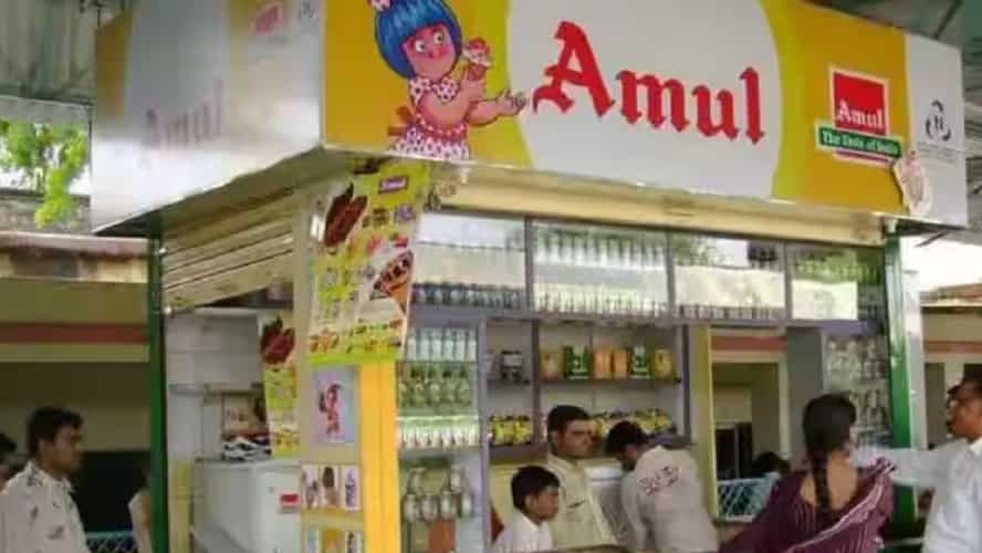 अमूल दूध के फिर बढ़े दाम, अब दो रुपए प्रति लीटर महंगा मिलेगा, नए रेट आज से लागू