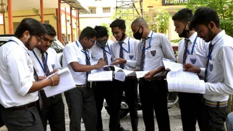 बड़ी खबर: अब साल में 2 बार होंगे बोर्ड एग्जाम? केंद्र सरकार की कमिटी से मिल गया इशारा- स्टूडेंट्स को मिलेगा ये ऑप्शन