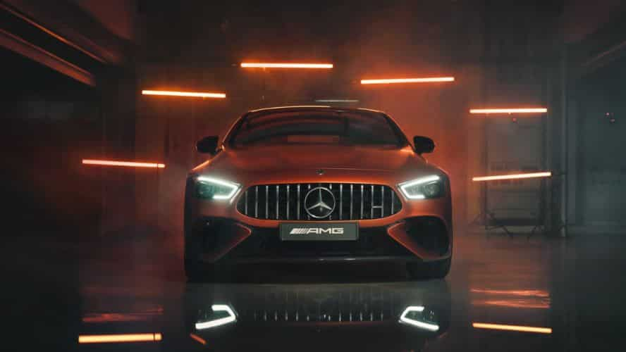 Mercedes-AMG GT 63 SE Performance का मुकाबला