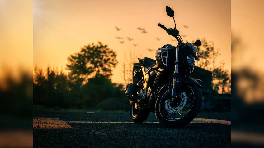 Upcoming 2 Wheelers: इस महीने बाजार में दस्तक देंगे ये दमदार व्हीकल्स, Yamaha से लेकर Hero तक का लिस्ट में नाम
