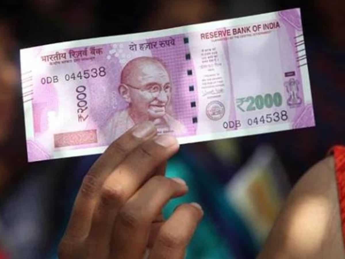 उम्र 30, सैलरी ₹25,000- कम्पाउंडिंग का फॉर्मूला अपना लिया तो बनेंगे 1,18,58,402 रुपए के मालिक, जानें पते की बात