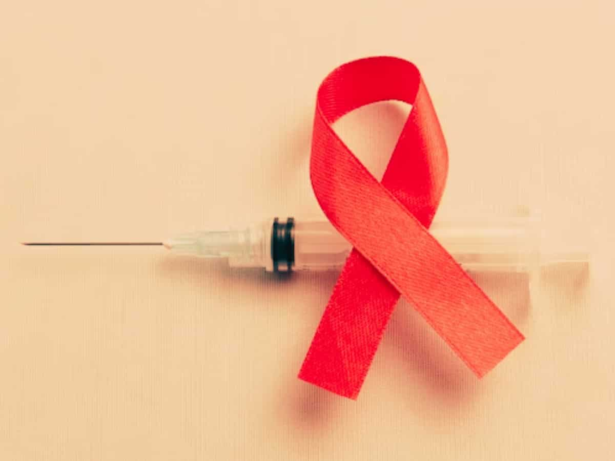 World AIDS Vaccine Day: 42 साल बाद भी लाइलाज बीमारी है एड्स, अब तक नहीं बनी इसकी वैक्‍सीन, जानें इसके लक्षण