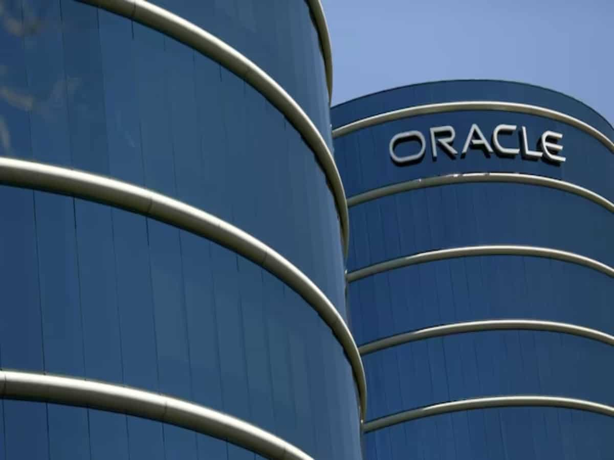 Oracle Layoffs: ओरेकल ने 3000 हजार लोगों की नौकरी पर चलाई कैंची, कर्मचारियों के प्रमोशन पर भी गिरी गाज