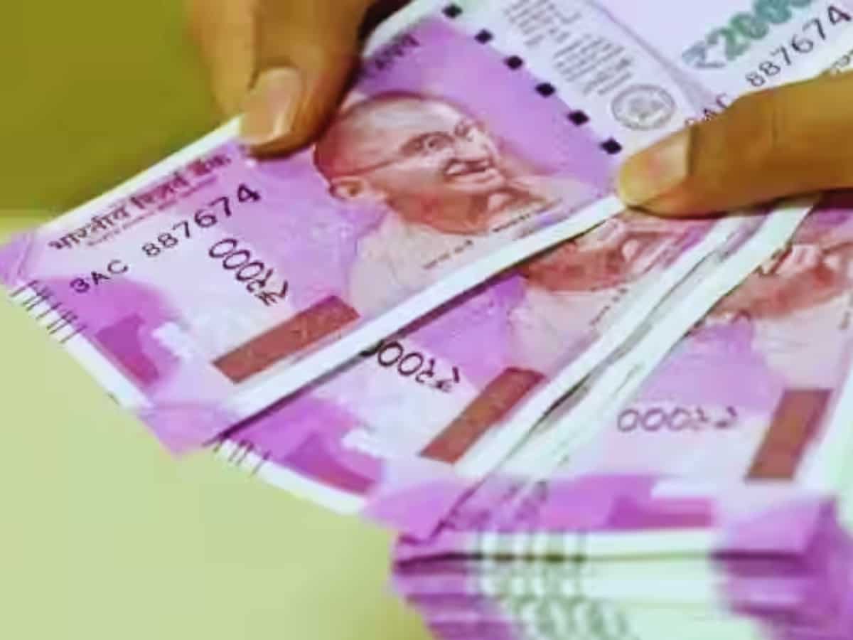 RBI to Withdraw Rs 2000 Notes: कोई 2000 रुपए का नोट बदलने के लिए दे तो लें या मना कर दें? जानें क्‍या कहते हैं एक्‍सपर्ट