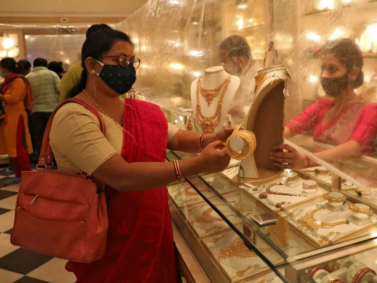 Gold Price Today: सोने और चांदी की कीमतों में जोरदार एक्शन, जान लें आज का रेट