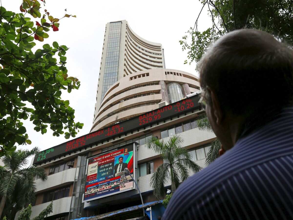 Stock Market: बाजार में लगातार तीसरे दिन खरीदारी; सेंसेक्स 340 अंक चढ़कर बंद, इन वजहों से रही तेजी