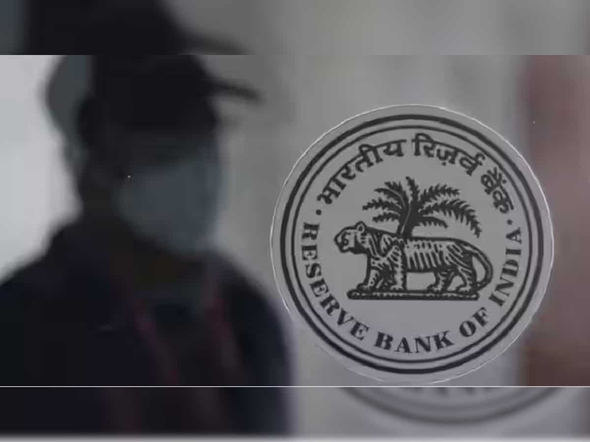 EMI चुकाने वालों के लिए बड़ी खबर, RBI कर सकता है रेपो रेट में कटौती, जानिए कब मिलेगी राहत