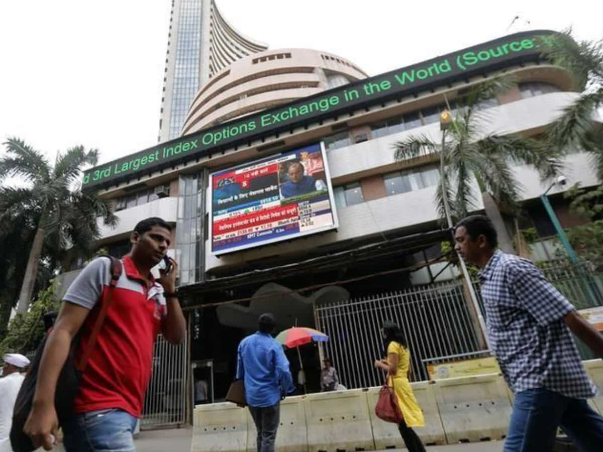 Stock Market: 4 दिन की तेजी पर ब्रेक; सेंसेक्स 400 अंक टूटकर बंद, बैंकिंग स्टॉक्स में भारी बिकवाली