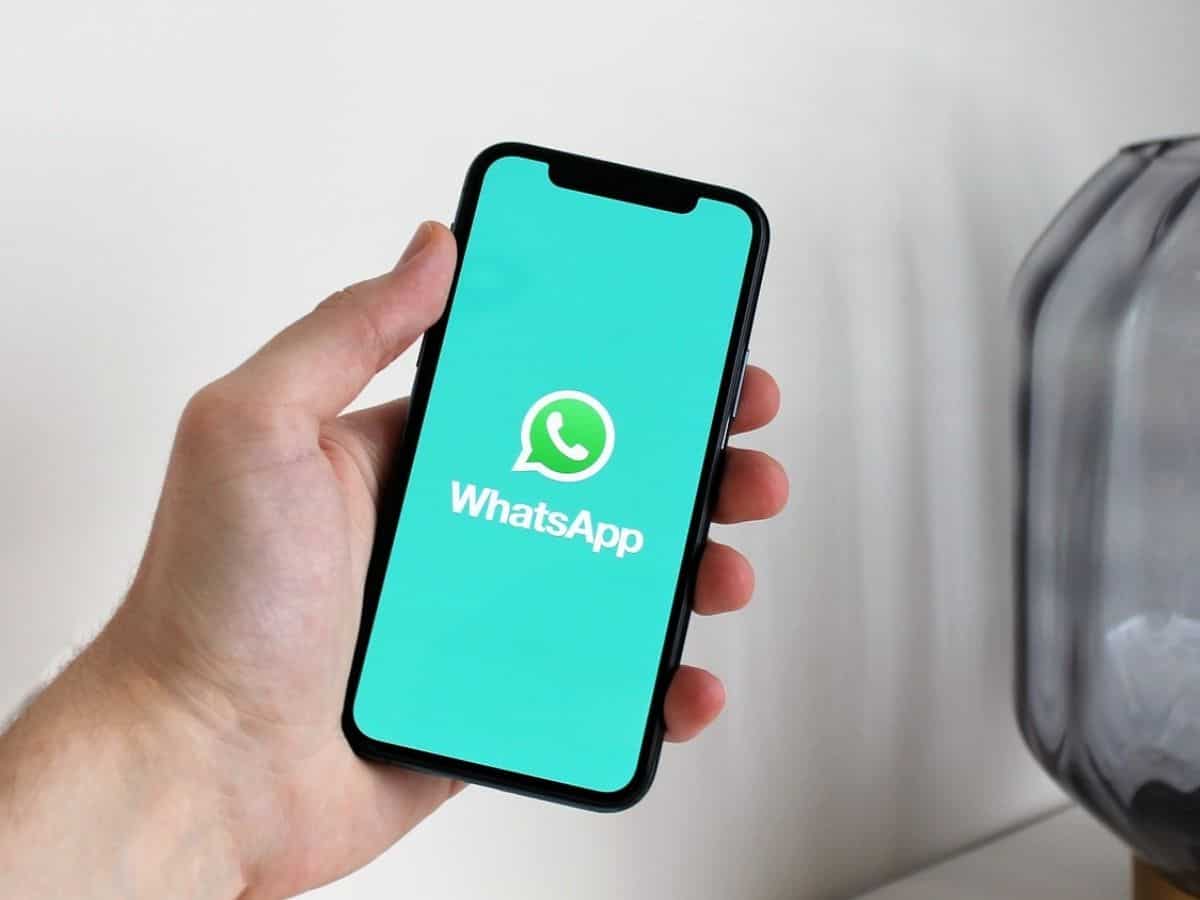'एक काम कर WhatsApp लॉक कर', Two-step वेरिफिकेशन से लेकर ये प्राइवेसी फीचर रखेंगे आपको सेफ