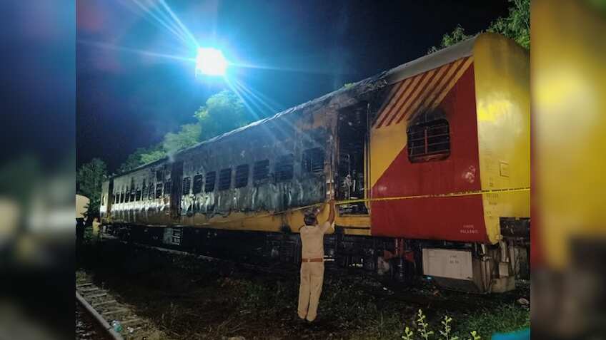 Kerala Fire Incident: केरल में एक बार फिर लगी ट्रेन में आग, पूरी बोगी हुई जलकर खाक, हादसा या किसी की साजिश?