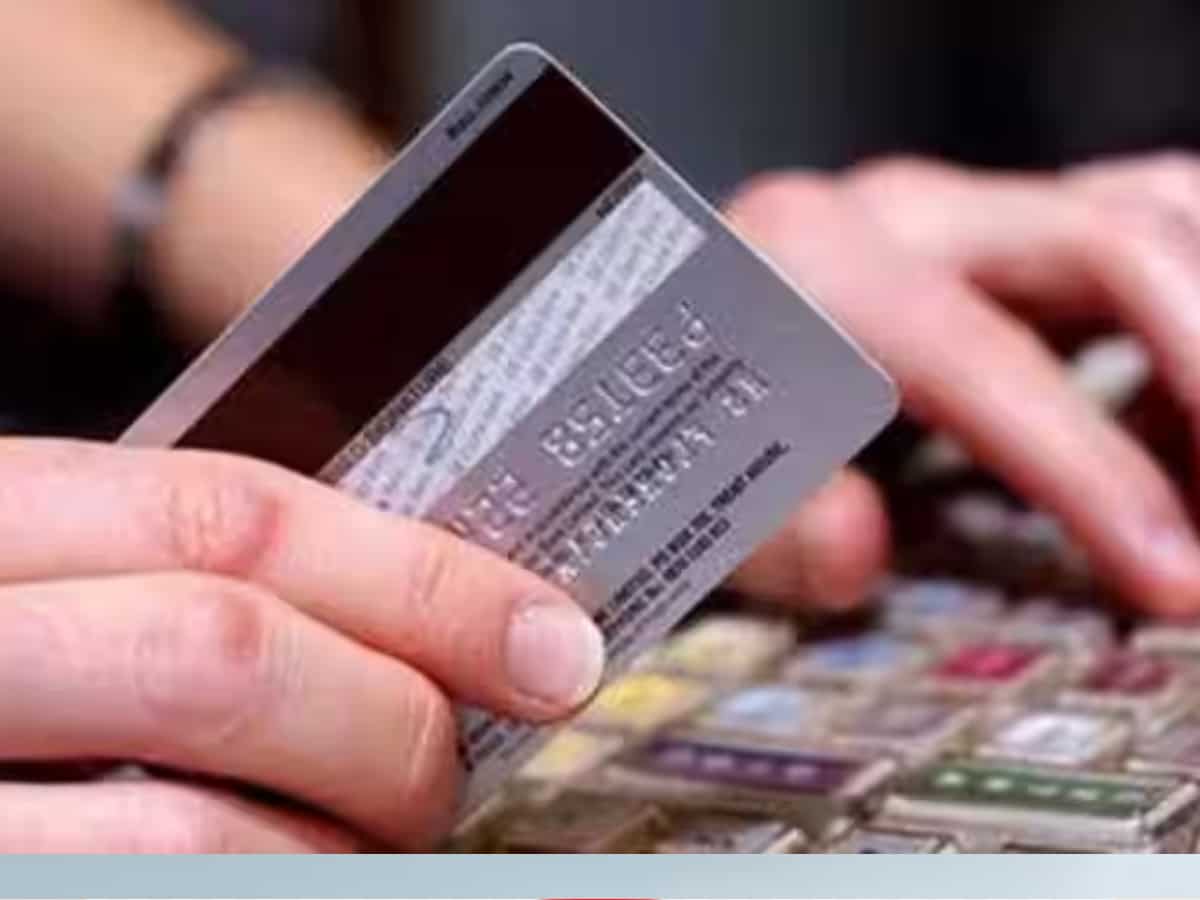 Credit Card: 5 गलतियां जो क्रेडिट कार्ड यूजर्स के लिए बढ़ा सकती हैं परेशानी, बैंक इनके बारे में कभी नहीं बताते