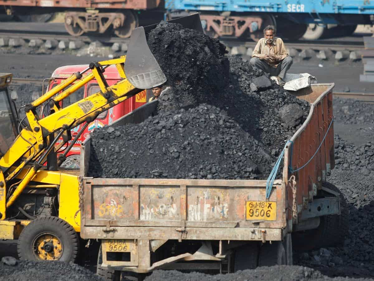 Coal India को लेकर क्या है योजनाएं? कोयला मंत्री प्रह्लाद जोशी ने ज़ी बिज़नेस को बताया मोदी सरकार का मेगा प्लान
