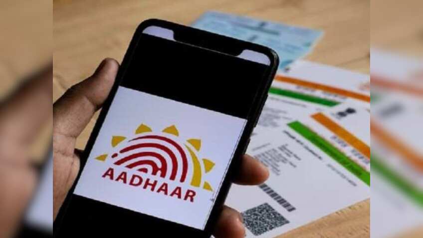 Free Aadhaar Update: जल्दी करें, हाथ से निकल जाएगा मौका; फ्री में अपडेट कर सकते हैं आधार, लेकिन एक शर्त के साथ...